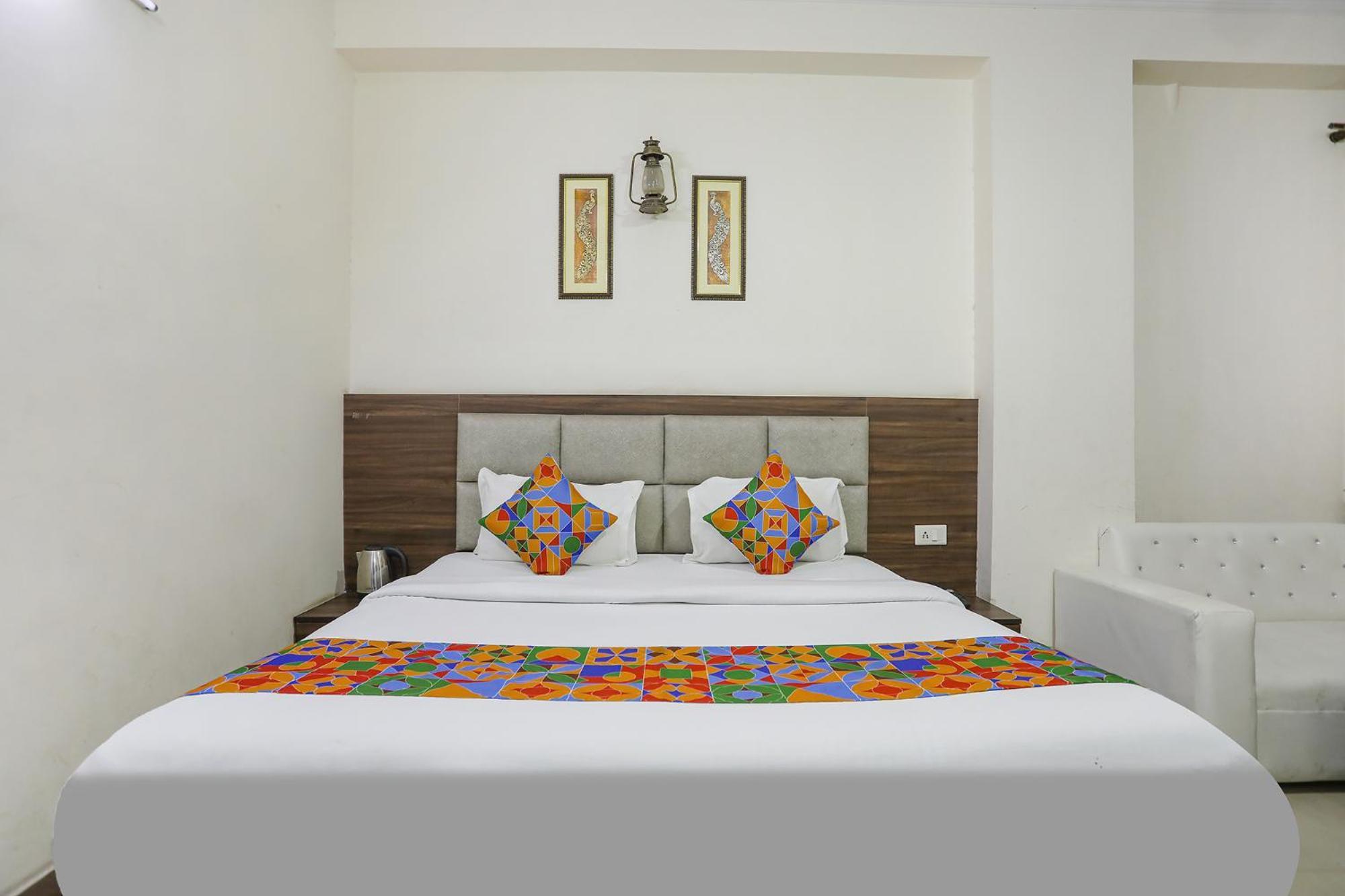 Fabhotel Corporate Stay Noida Exterior photo