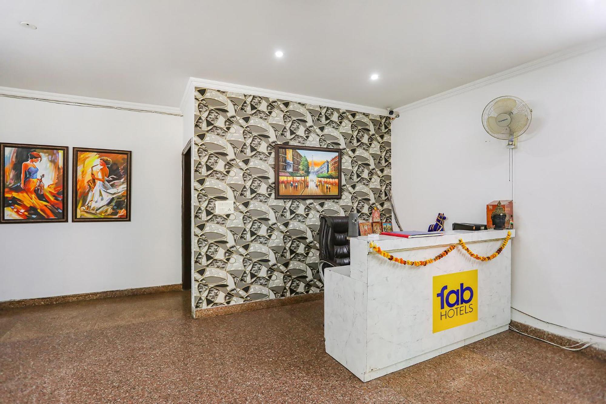 Fabhotel Corporate Stay Noida Exterior photo